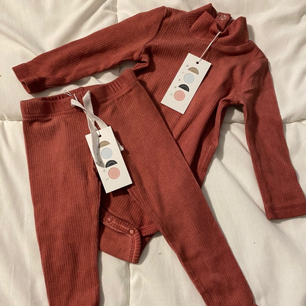 NWT Coco Blanc *9/12* Month Onesie Set - Mauve